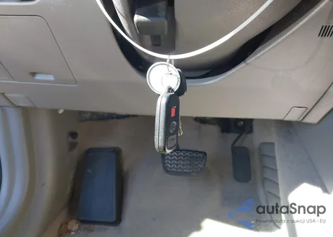 2005 Toyota Camry Le z USA, uszkodzony, nr VIN 4T1BE30K45U410017